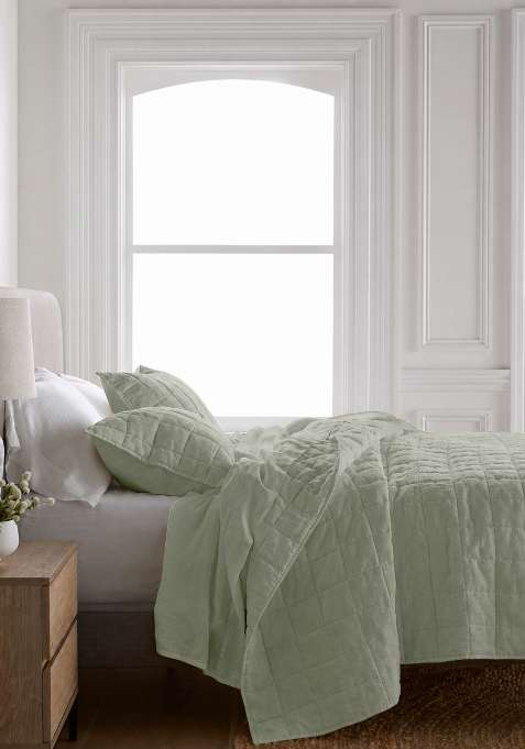 Olive European Linen Box Quilt Set